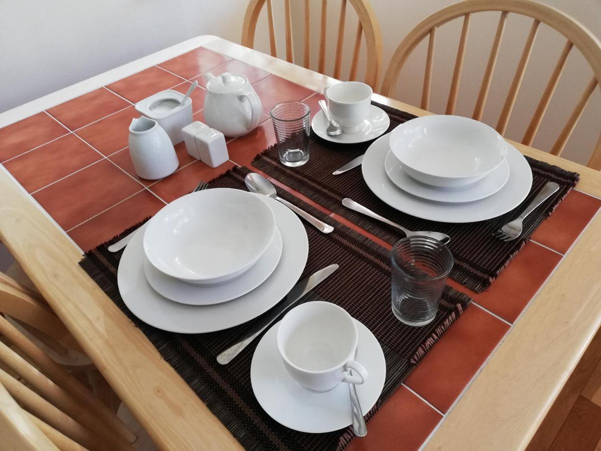 Two Eggs Bed & Breakfast Кенмеър Екстериор снимка